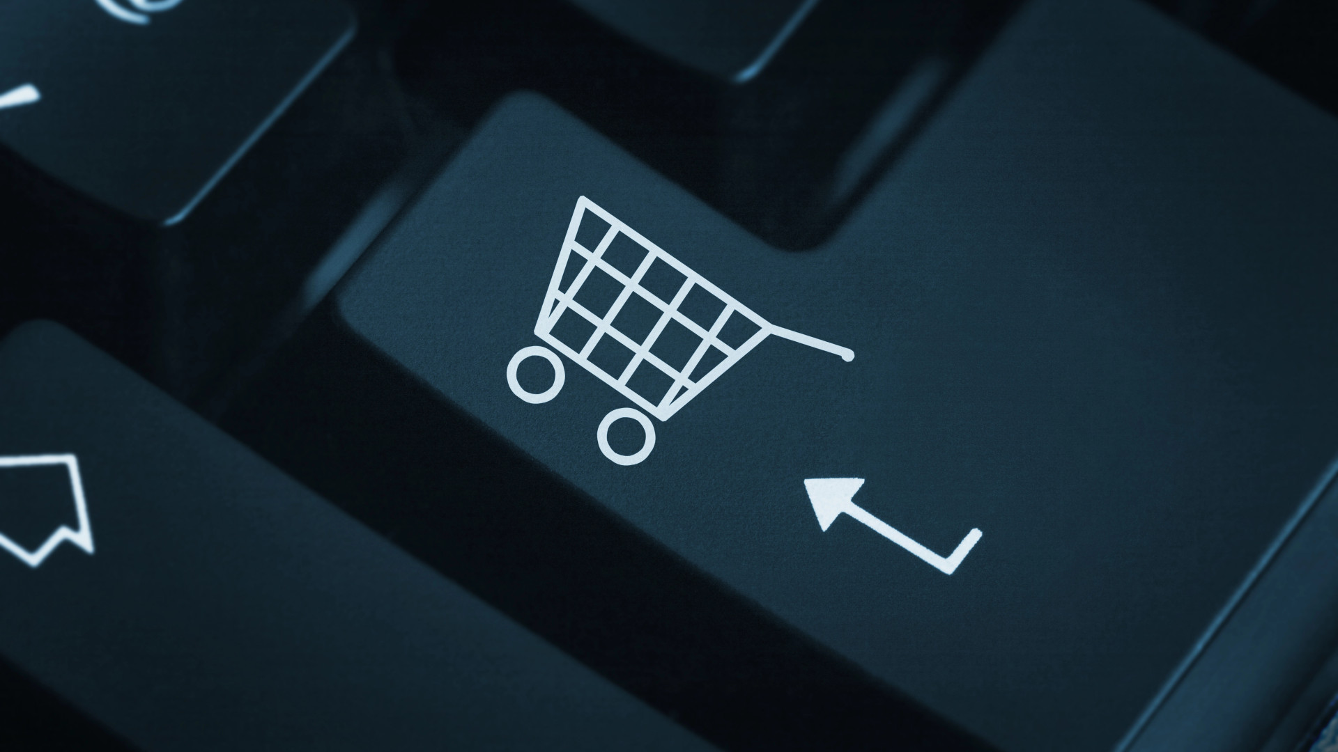 How to design an E-Commerce website? 2 ecommerce platforms